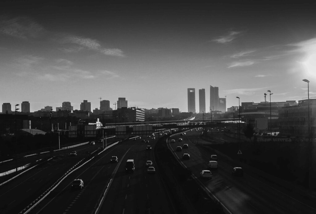 Madrid freeway, by Freepik